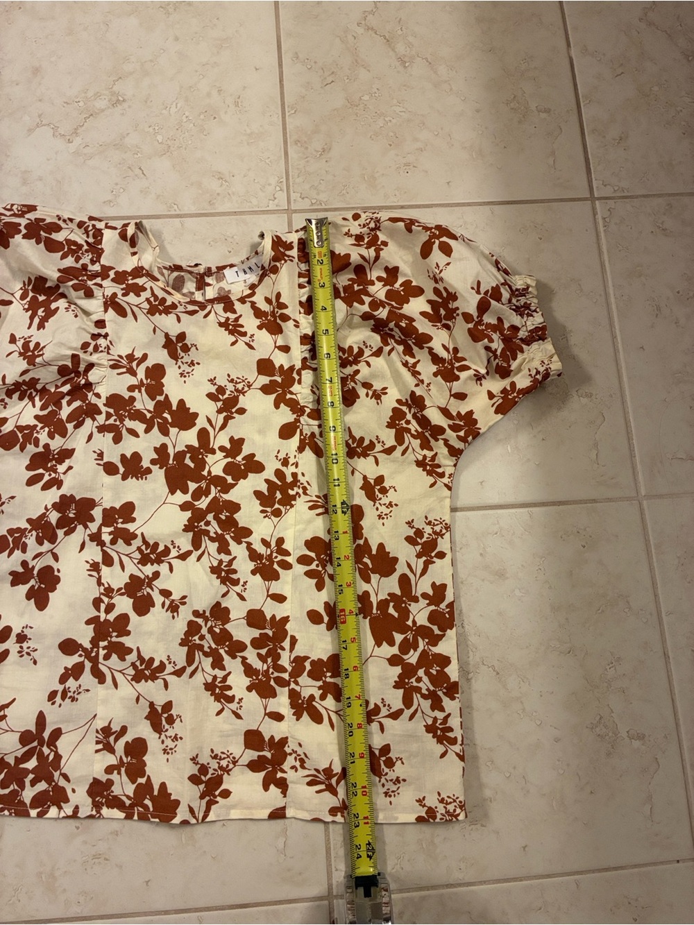 Women’s THML Puff-Sleeve Top - Cream with Floral - Picture 4 of 7